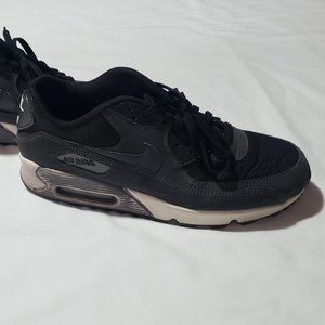 NIKE AIR MAX 90 LEATHER DARK GREY BLACK 10.5 USED